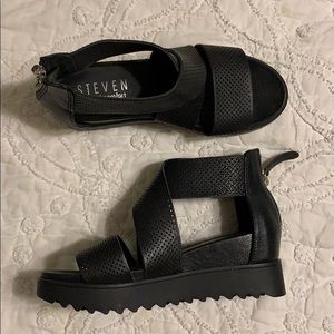 Steve Madden platform sandals